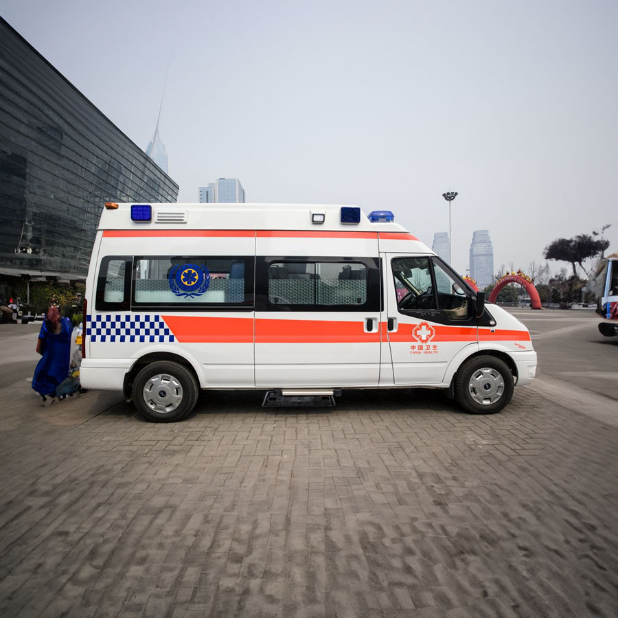 私人救护车租赁费用